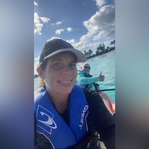 Meet your Posher, Tiara - Picture 13 of 16